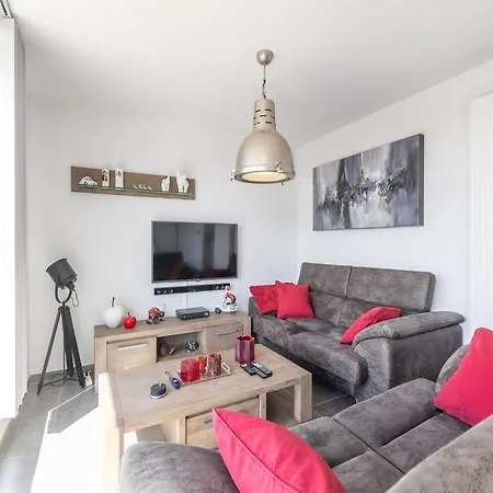 Sunny With Open Terrace Daire